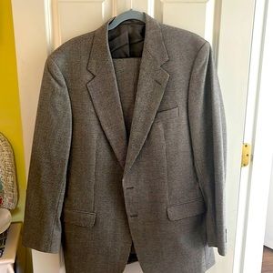 Men’s Suit. 42Extra Long. Black and white houndstooth. Konen for Barney’s NY